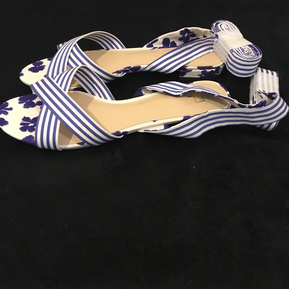 CaBi Blue and White Floral/Striped Tie Up Sandals - Picture 6 of 9